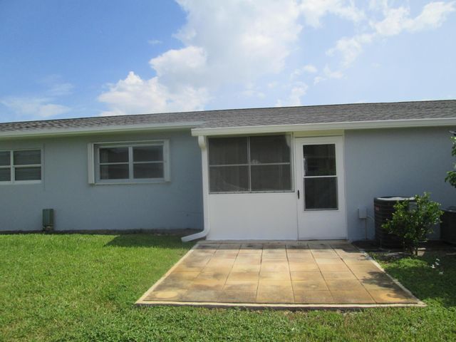 2611 W BARKLEY Drive W E, West Palm Beach, FL 33415
