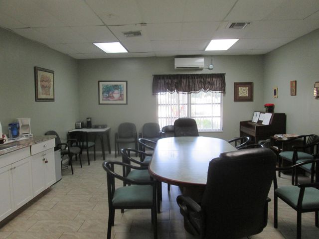 2611 W BARKLEY Drive W E, West Palm Beach, FL 33415