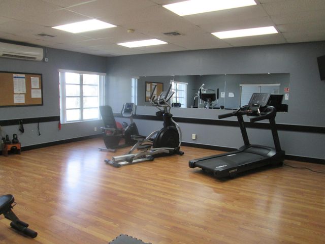 2611 W BARKLEY Drive W E, West Palm Beach, FL 33415