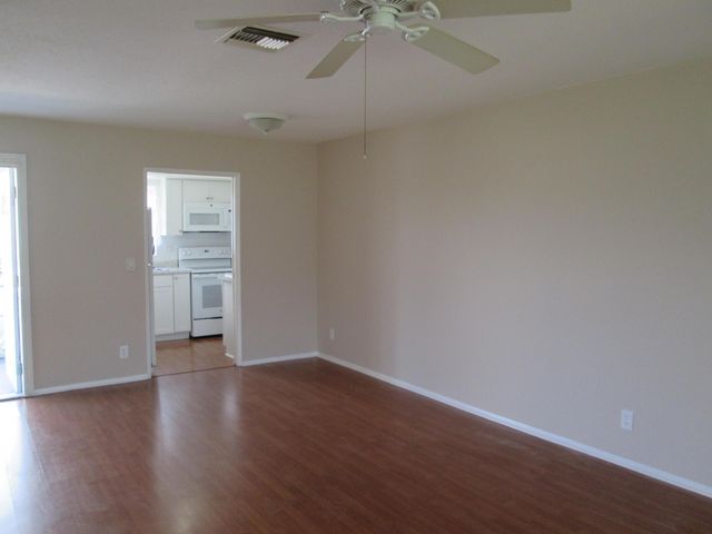2611 W BARKLEY Drive W E, West Palm Beach, FL 33415