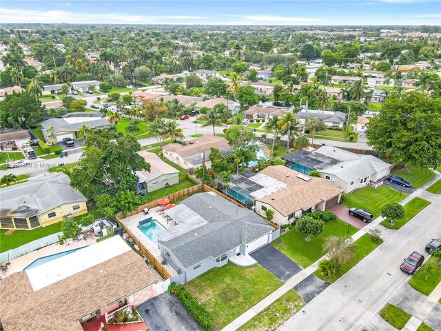 3961 NW 34th Ave, Lauderdale Lakes, FL 33309