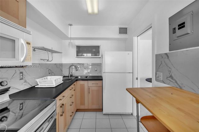 1100 Atlantic Shores Blvd 402, Hallandale Beach, FL 33009