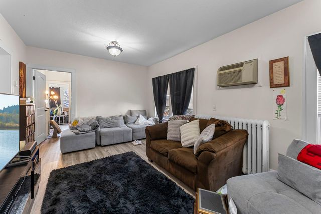 1500 26th Avenue NE, Minneapolis, MN 55418