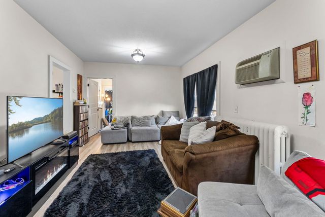 1500 26th Avenue NE, Minneapolis, MN 55418