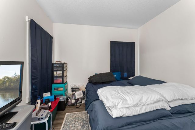 1500 26th Avenue NE, Minneapolis, MN 55418