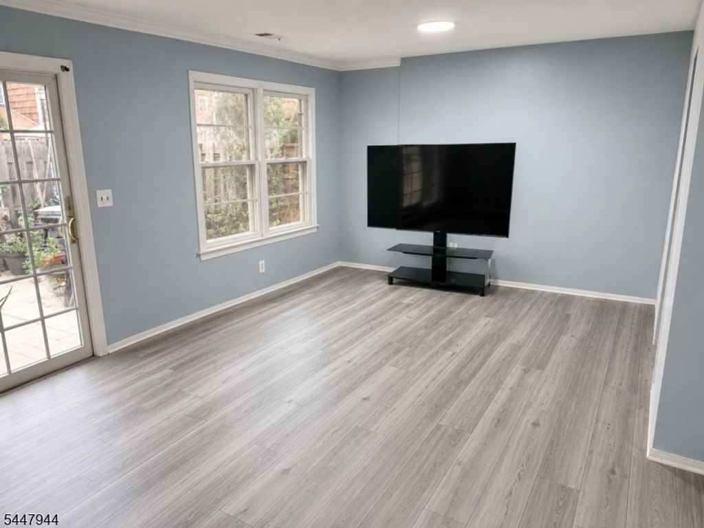 614 W 8Th St 4, Plainfield City, NJ 07060 — photo 2