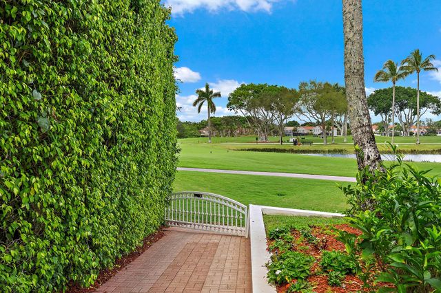 10246 Heronwood Lane, West Palm Beach, FL 33412