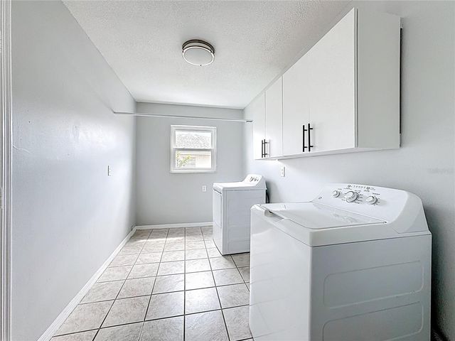 1618 BENTWOOD DRIVE, Sun City Center, FL 33573