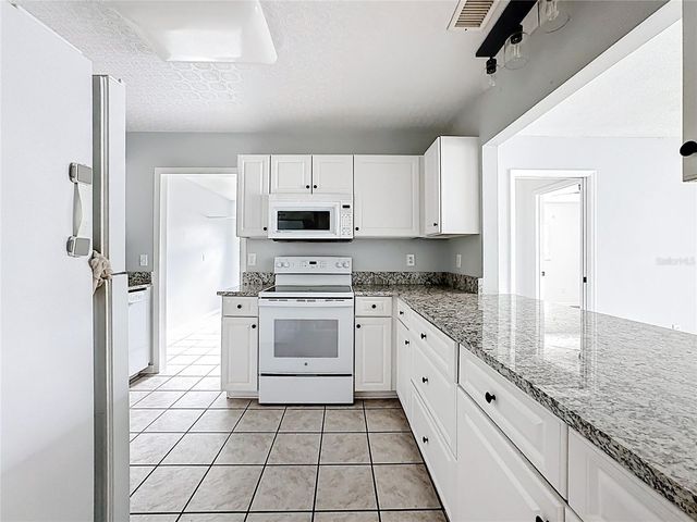 1618 BENTWOOD DRIVE, Sun City Center, FL 33573