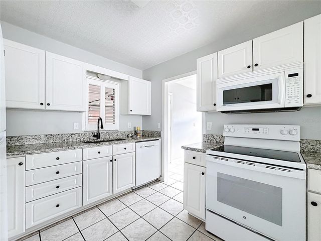 1618 BENTWOOD DRIVE, Sun City Center, FL 33573