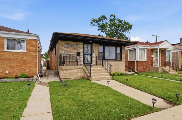 12631 S Justine Street, Calumet Park, IL 60827