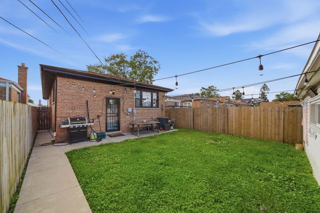 12631 S Justine Street, Calumet Park, IL 60827