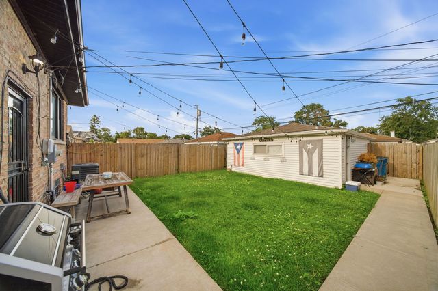 12631 S Justine Street, Calumet Park, IL 60827