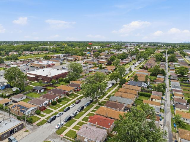 12631 S Justine Street, Calumet Park, IL 60827