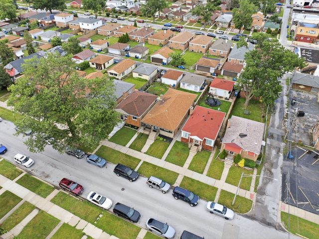 12631 S Justine Street, Calumet Park, IL 60827