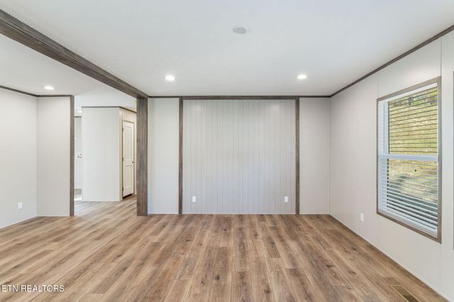 235 Clear Springs Rd, Harriman, TN 37748