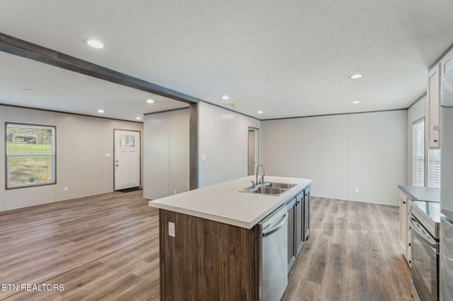 235 Clear Springs Rd, Harriman, TN 37748