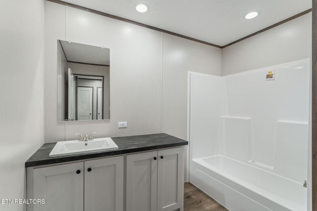 235 Clear Springs Rd, Harriman, TN 37748