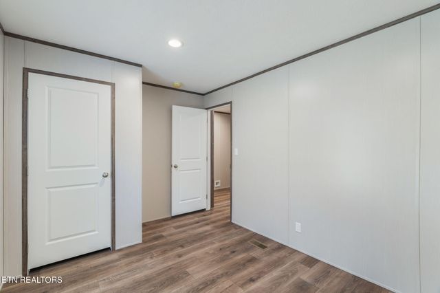 235 Clear Springs Rd, Harriman, TN 37748