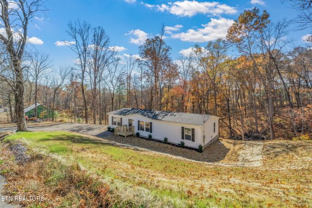 235 Clear Springs Rd, Harriman, TN 37748