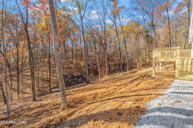 235 Clear Springs Rd, Harriman, TN 37748