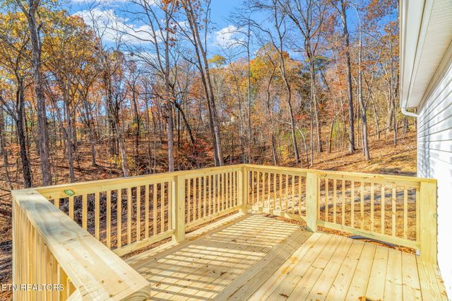 235 Clear Springs Rd, Harriman, TN 37748