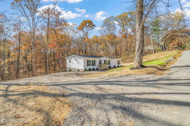 235 Clear Springs Rd, Harriman, TN 37748