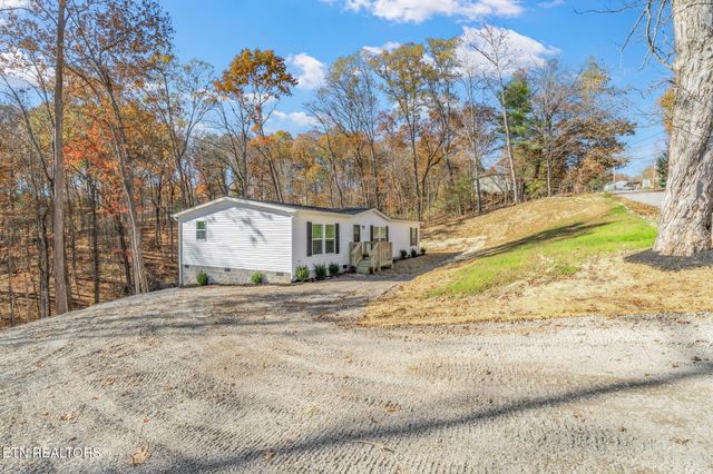 235 Clear Springs Rd, Harriman, TN 37748