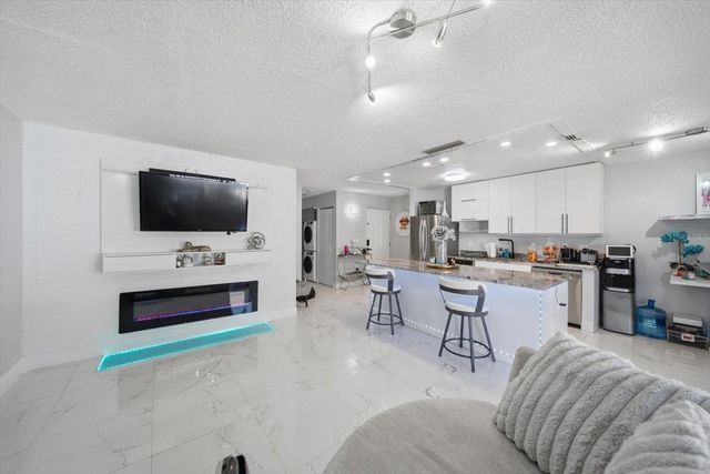 11566 7TH LANE N 1208, St Petersburg, FL 33716