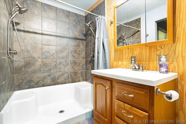 4410 Lakeshore, Kingston, OK 73439