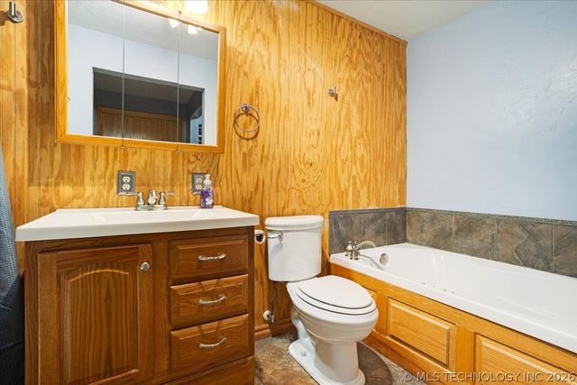 4410 Lakeshore, Kingston, OK 73439