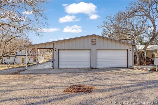 4410 Lakeshore, Kingston, OK 73439