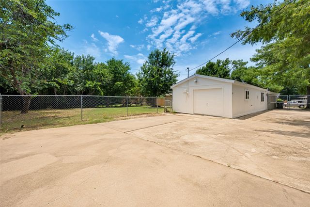 1717 Monaco Drive, Arlington, TX 76010