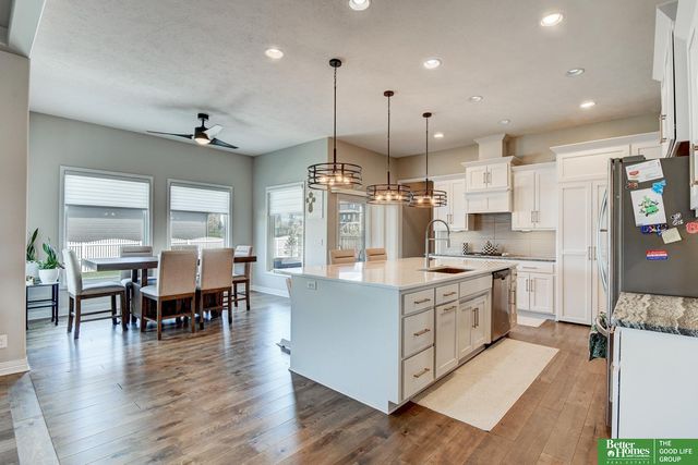 11618 Cooper Street, Papillion, NE 68046