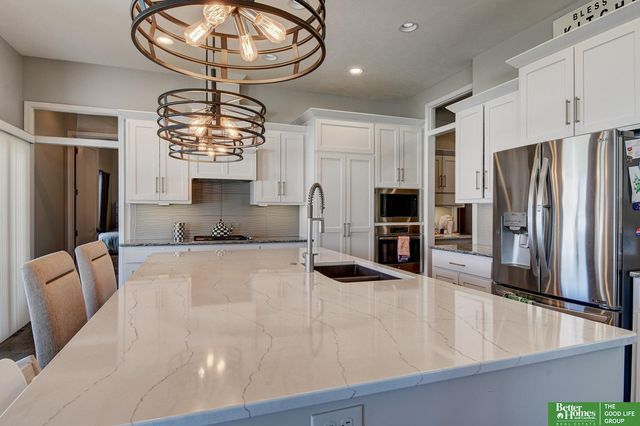 11618 Cooper Street, Papillion, NE 68046