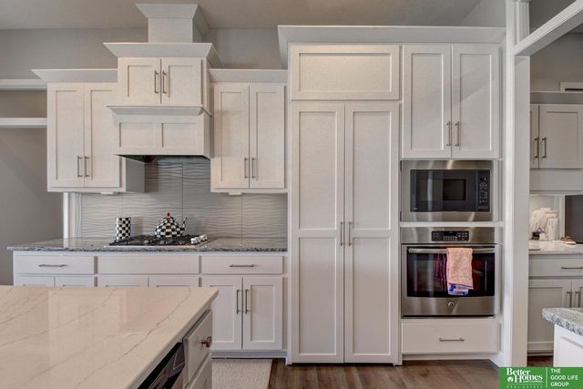 11618 Cooper Street, Papillion, NE 68046