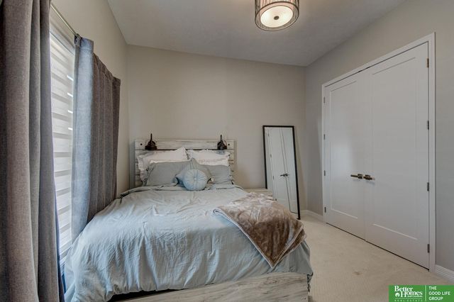 11618 Cooper Street, Papillion, NE 68046