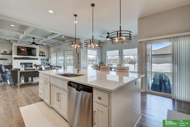 11618 Cooper Street, Papillion, NE 68046