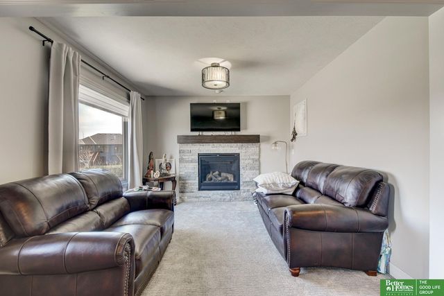 11618 Cooper Street, Papillion, NE 68046