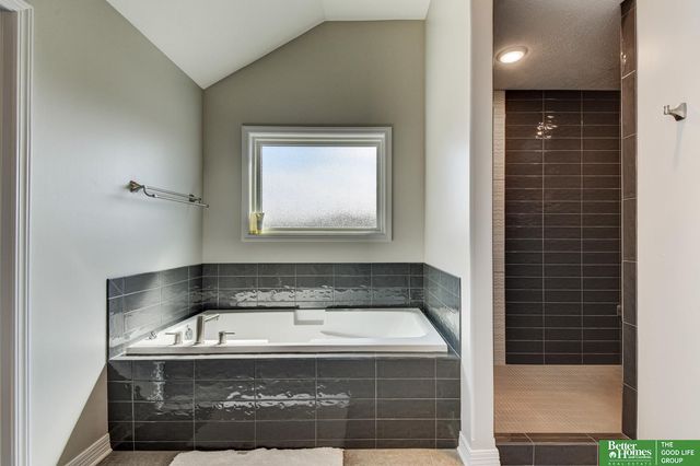 11618 Cooper Street, Papillion, NE 68046
