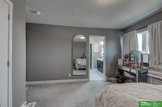 11618 Cooper Street, Papillion, NE 68046