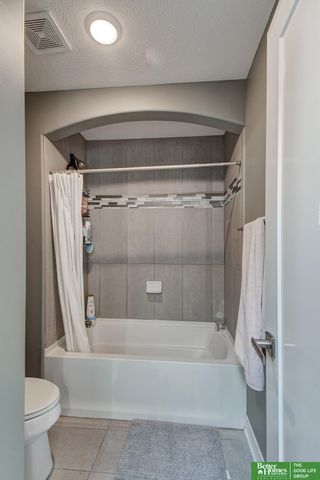11618 Cooper Street, Papillion, NE 68046