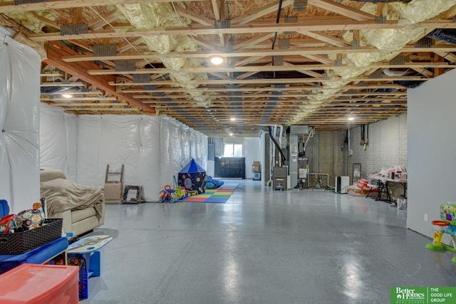 11618 Cooper Street, Papillion, NE 68046