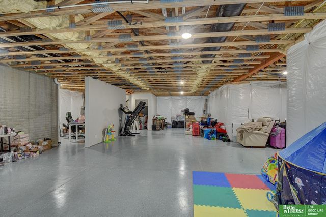 11618 Cooper Street, Papillion, NE 68046