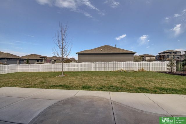 11618 Cooper Street, Papillion, NE 68046