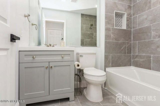1101 Stoneridge Circle, Helmetta, NJ 08828