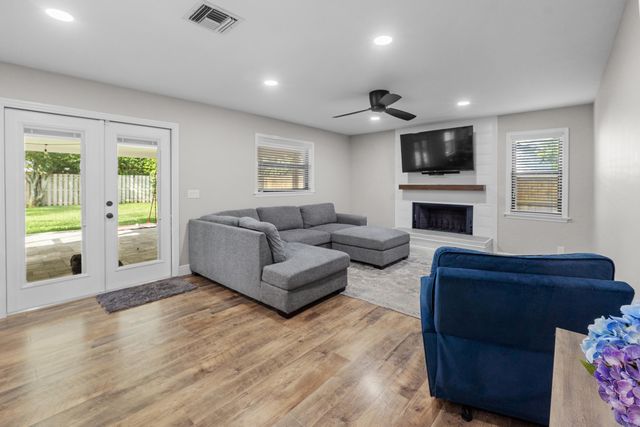 14364 Larkspur Lane, Wellington, FL 33414