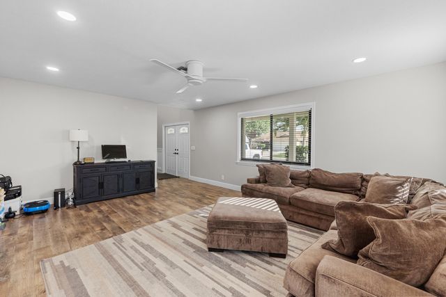 14364 Larkspur Lane, Wellington, FL 33414