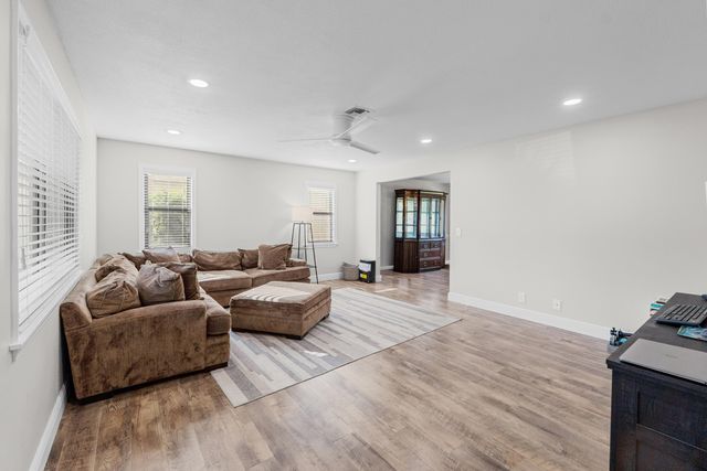 14364 Larkspur Lane, Wellington, FL 33414