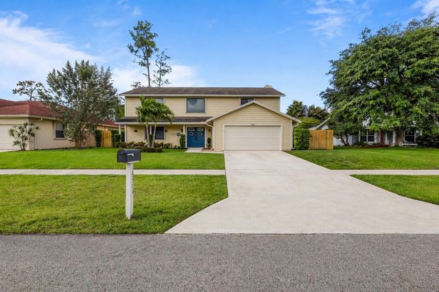 14364 Larkspur Lane, Wellington, FL 33414